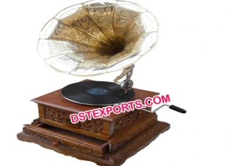 Handicraft Wooden Gramophone