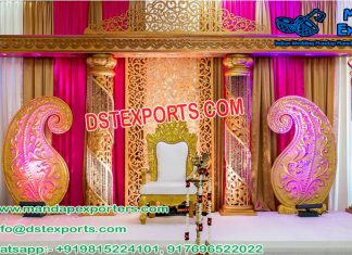 Wedding Stage With Gold Crystal Pillars Wedding Stage With Gold Crystal Pillars