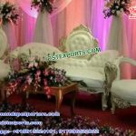 Crown Style Wedding Couch With Chairs