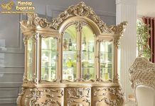 Royal King Style Wooden Almirah For Home Decor