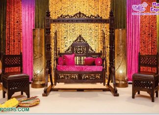 Traditional Wedding Wooden Handicraft Swing Set