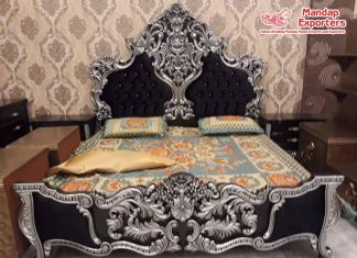 Arabic Wooden Double Bed With Side Stools