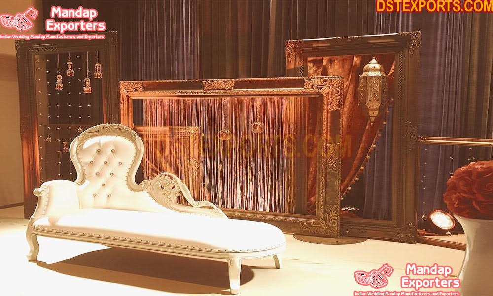 Italian Style Wooden Chaise For Wedding Stage