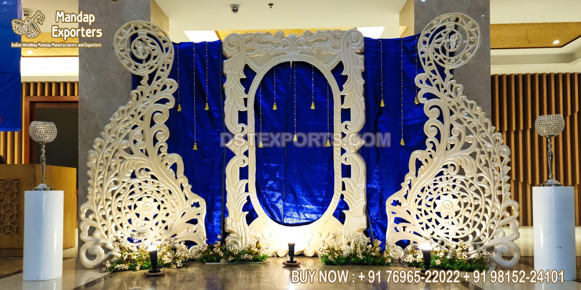Traditional Wedding Photo Booth Frames Decor