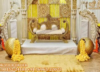 Deluxe Wedding Couch For Engagement Ceremony