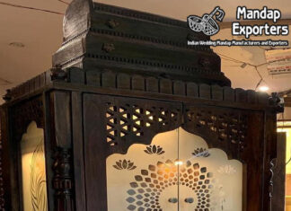 Fashionable Large Size Teak Wood Mandir Fashionable Large Size Teak Wood Mandir