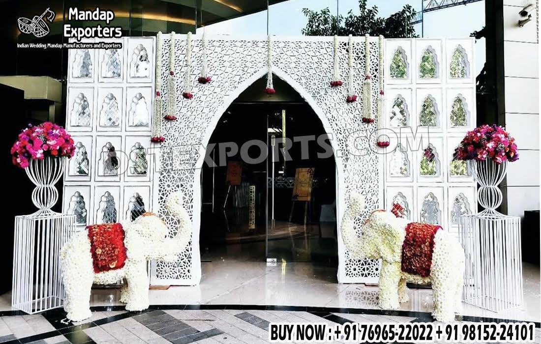 These Panels are made of metal with premium-quality deco-painted, and self-standing.
