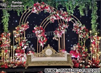 Fashionable Wedding Backdrop Metal Panels Decor Wedding Mandaps Wedding Stages Wedding Furniture Horse Drawn Carriages Fiber Decoration Items Mehndi Sangeet and Haldi decor props